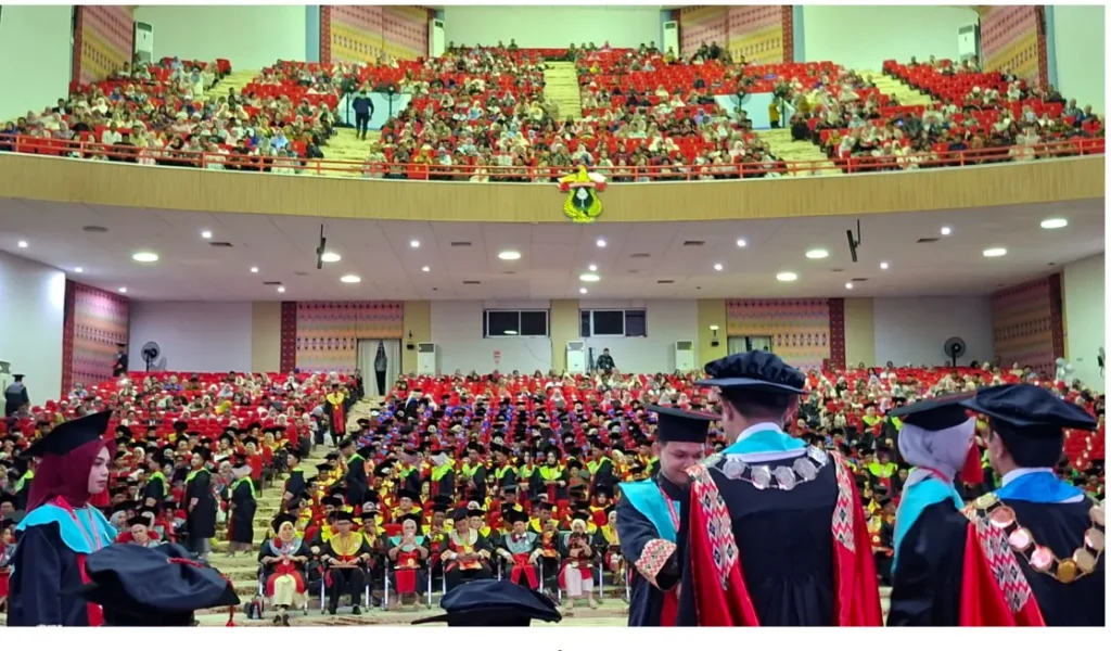 Momentum Kepemimpinan Baru, Fakultas Vokasi Unhas Lepas 51 Lulusan Menuju Masa Depan